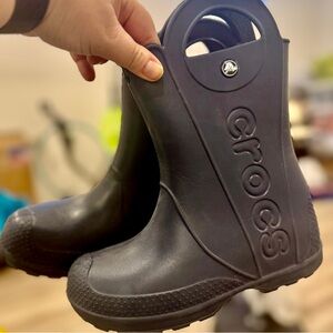 EUC Crocs Kids Navy Boots Sz. J2